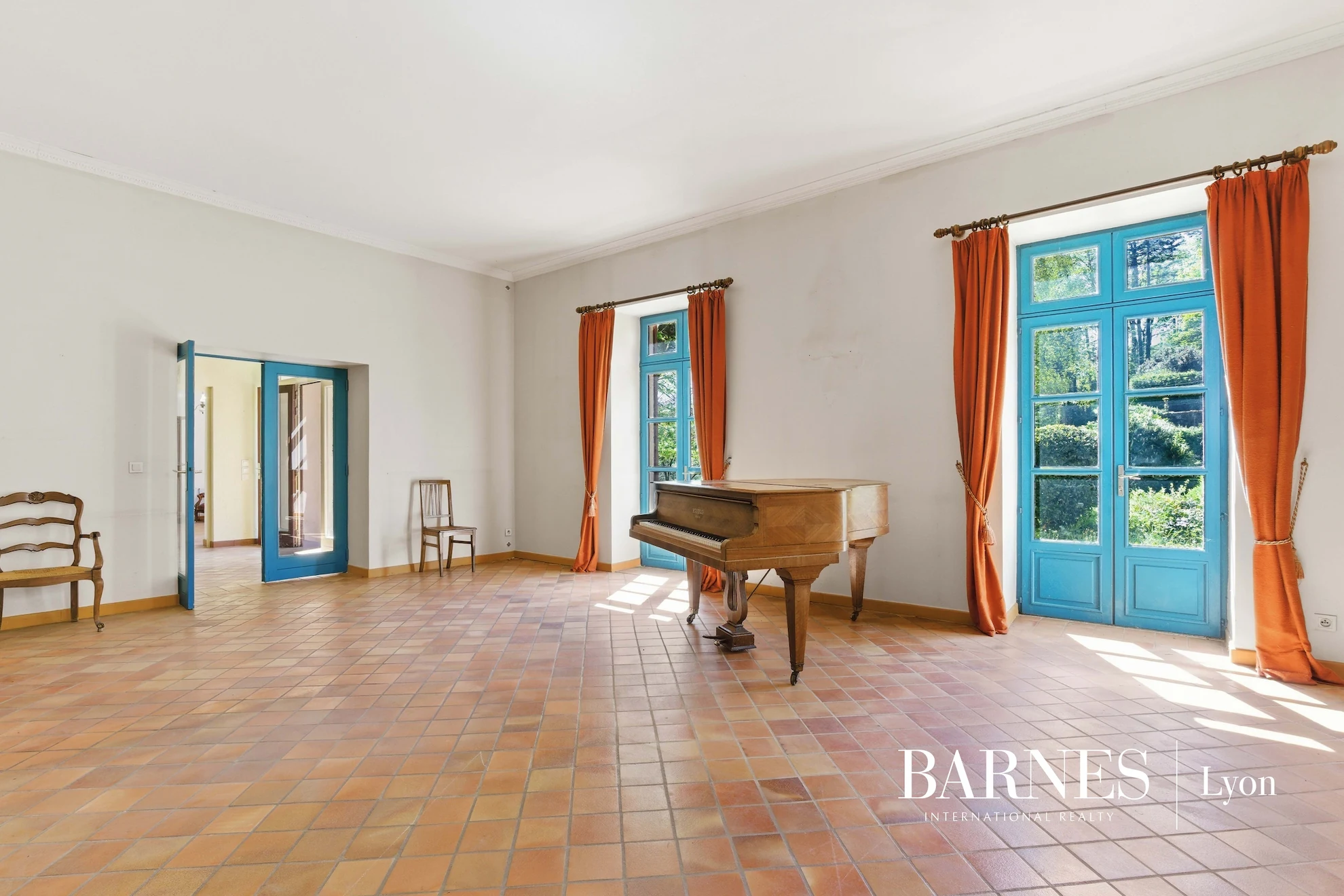 Photo HDR intérieur immobilier - Appartement plateau brut Bastide de la Tour - Aelis Vision, Millery